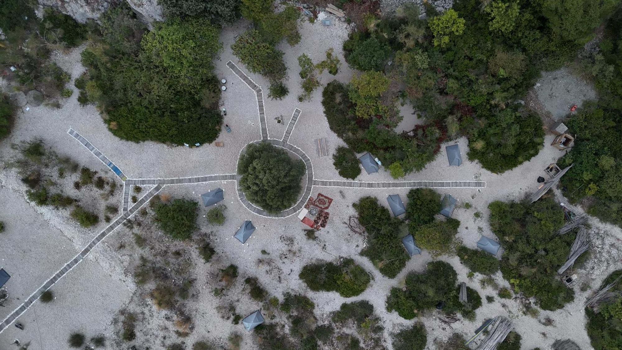 Lost Paradise Eco